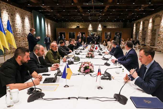 На переговорах в Стамбуле украинский представитель заявил о планах России напасть на Польшу в 2030 году