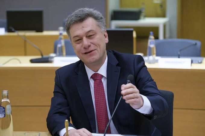 Министерство юстиции Чехии приняло биткойны от экс-наркоторговца, министр ушёл в отставку