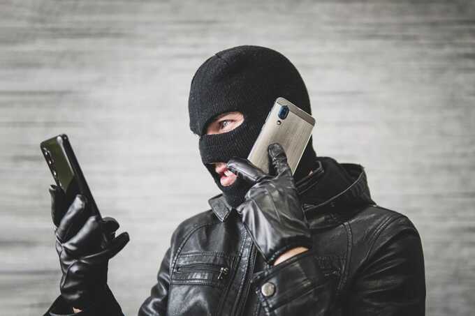 Исполнительная работница ошибочно отправила крупную сумму аферистам от имени учредителя