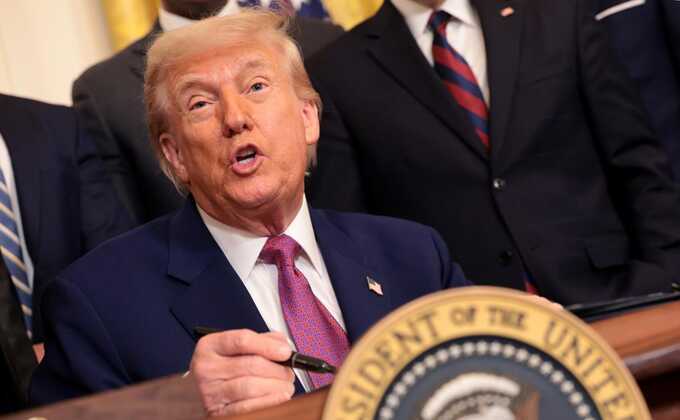 Трамп заявил об успешных ударах по иранским ядерным объектам и пригрозил новыми атаками