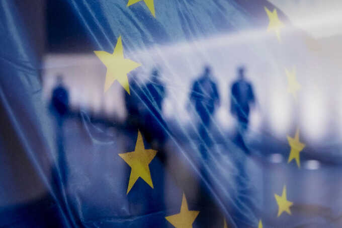 ЕС ввёл санкции против платёжной системы А7, связанной с банком ПСБ и олигархом Шором