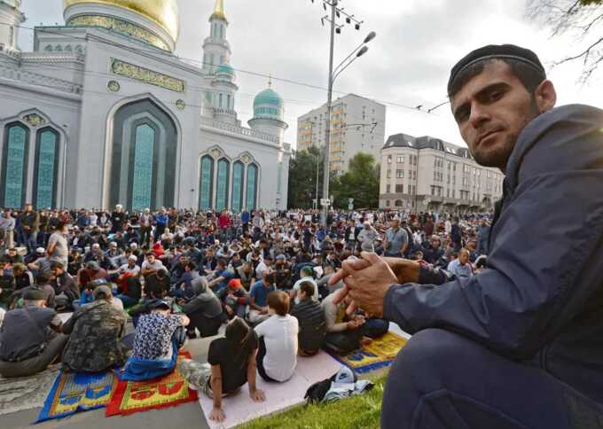 В спальных районах Москвы начали появляться подпольные мечети